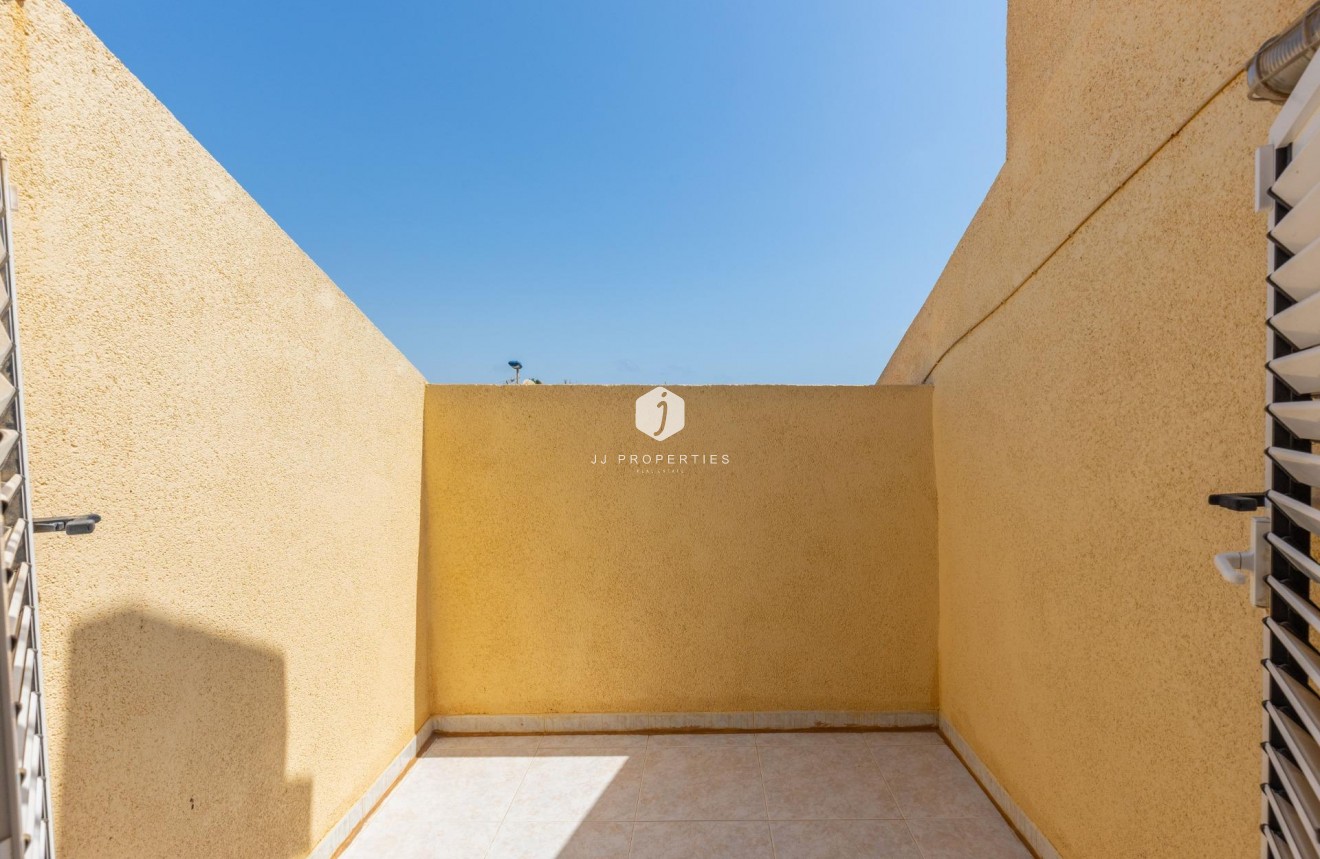 Segunda mano - Chalet -
Torrevieja - Los Frutales