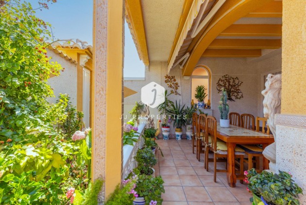 Segunda mano - Chalet -
Torrevieja - Los Frutales