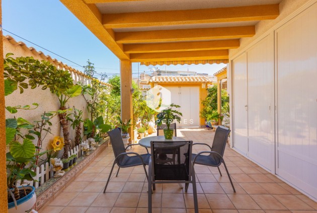 Segunda mano - Chalet -
Torrevieja - Los Frutales