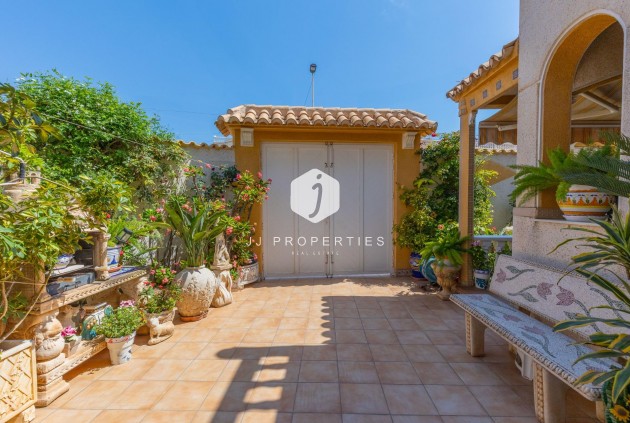 Segunda mano - Chalet -
Torrevieja - Los Frutales