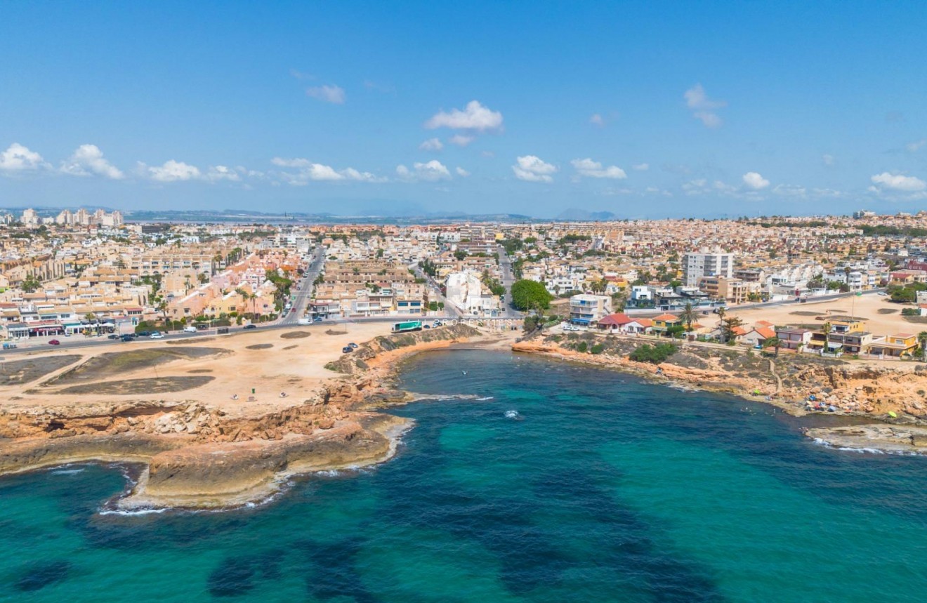 Segunda mano - Chalet -
Torrevieja - Los Frutales