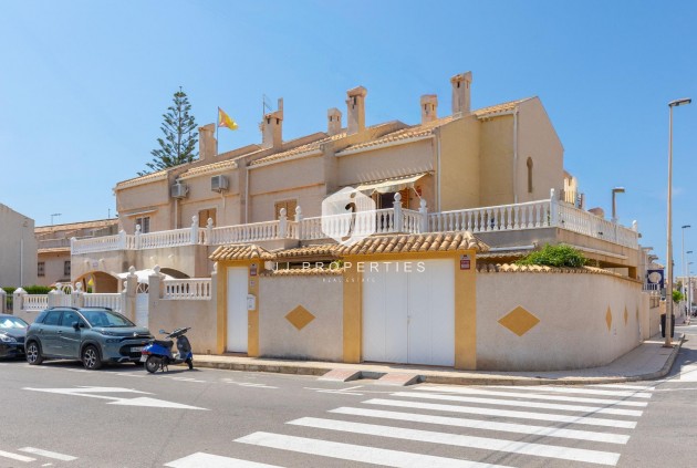 Segunda mano - Chalet -
Torrevieja - Los Frutales