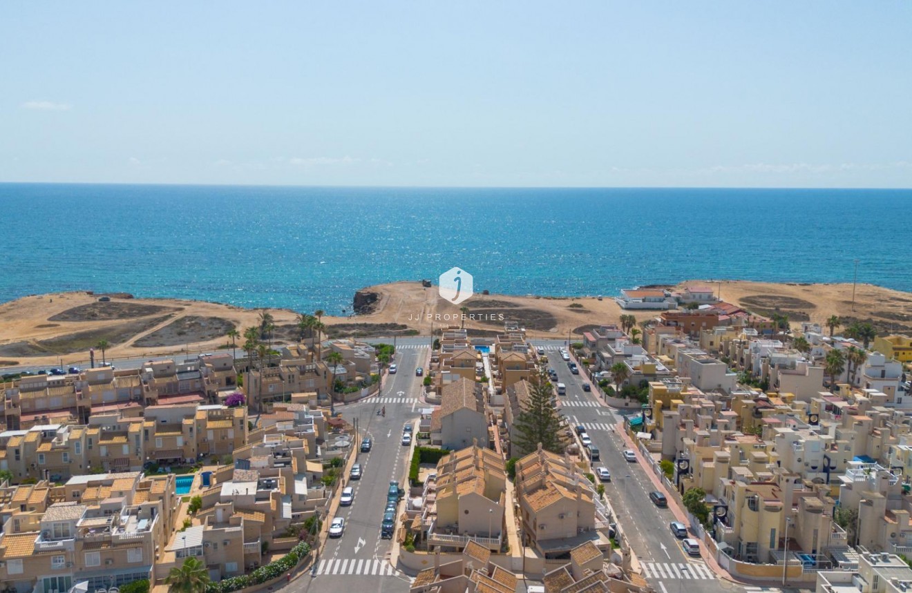 Segunda mano - Chalet -
Torrevieja - Los Frutales