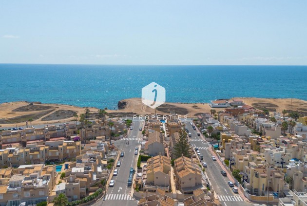 Segunda mano - Chalet -
Torrevieja - Los Frutales