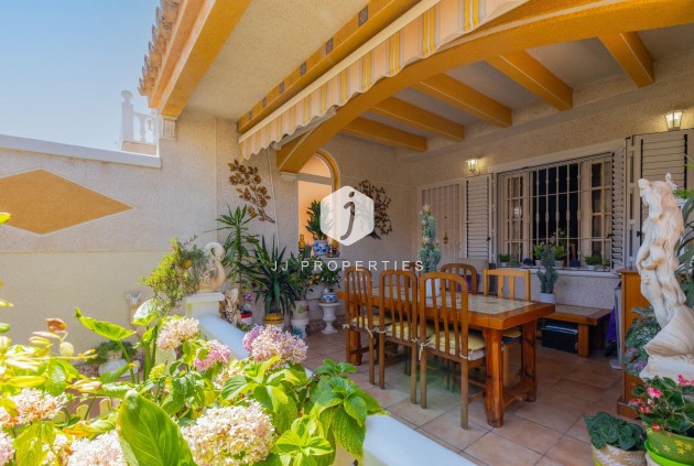 Segunda mano - Chalet -
Torrevieja - Los Frutales