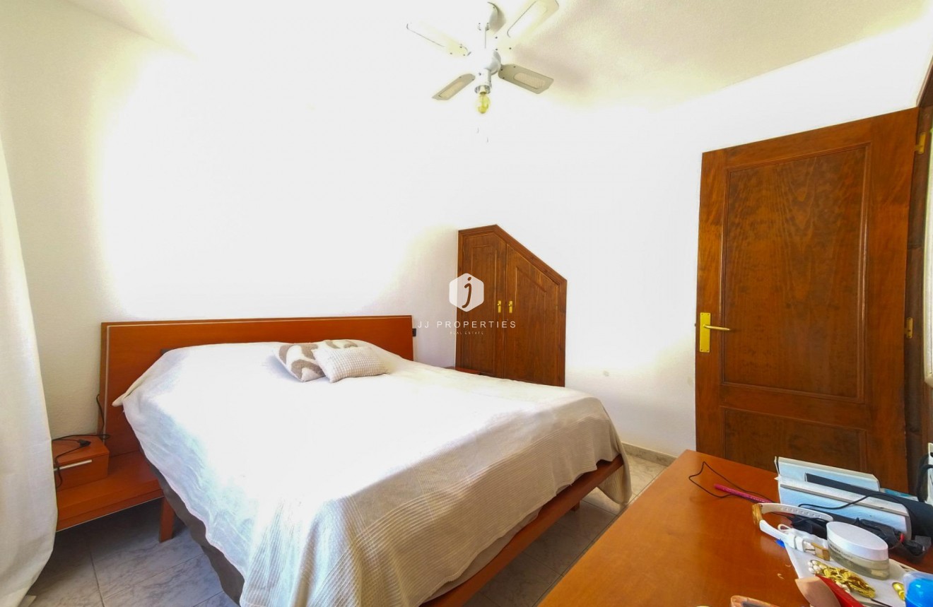 Segunda mano - Apartamento / piso -
Torrevieja - La Mata