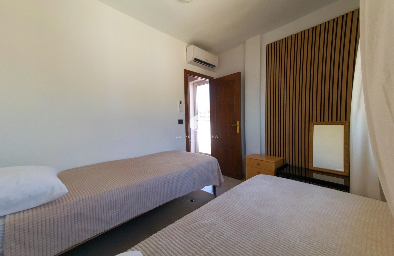 Segunda mano - Apartamento / piso -
Torrevieja - La Mata