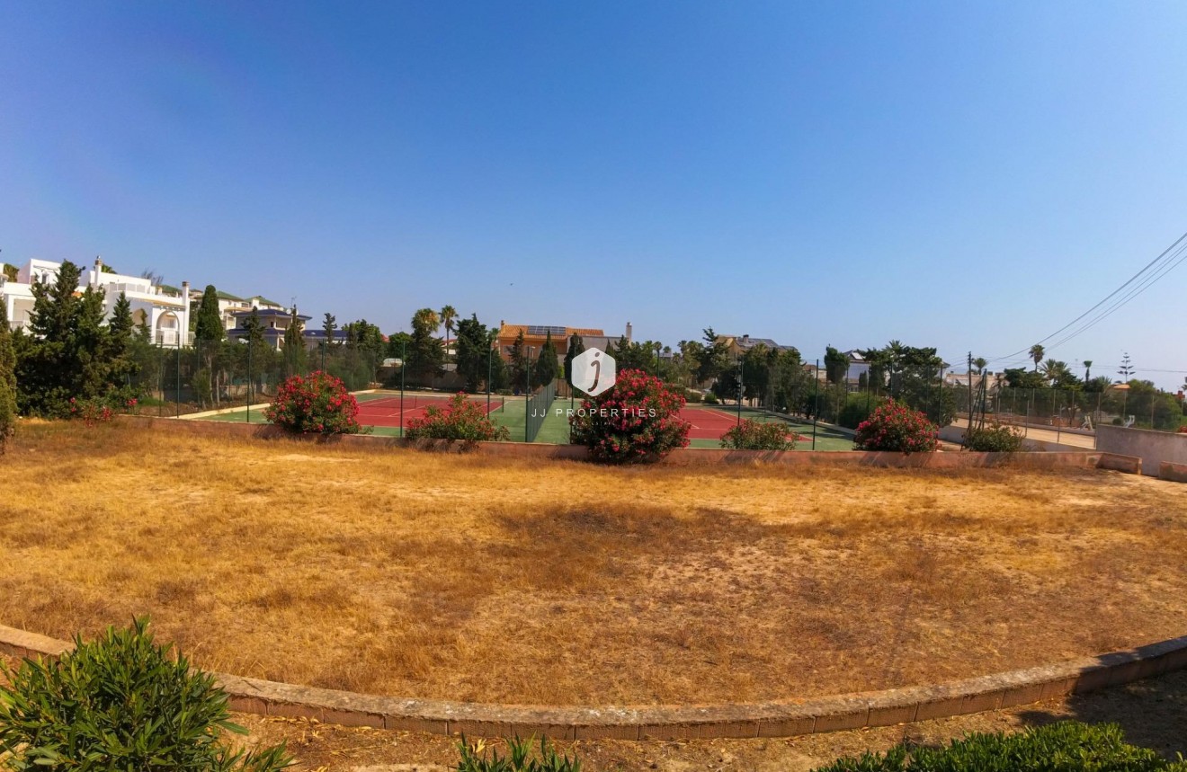 Segunda mano - Apartamento / piso -
Torrevieja - La Mata