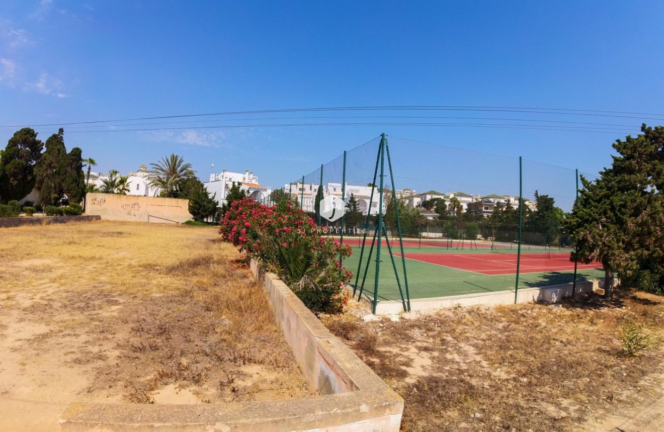 Segunda mano - Apartamento / piso -
Torrevieja - La Mata