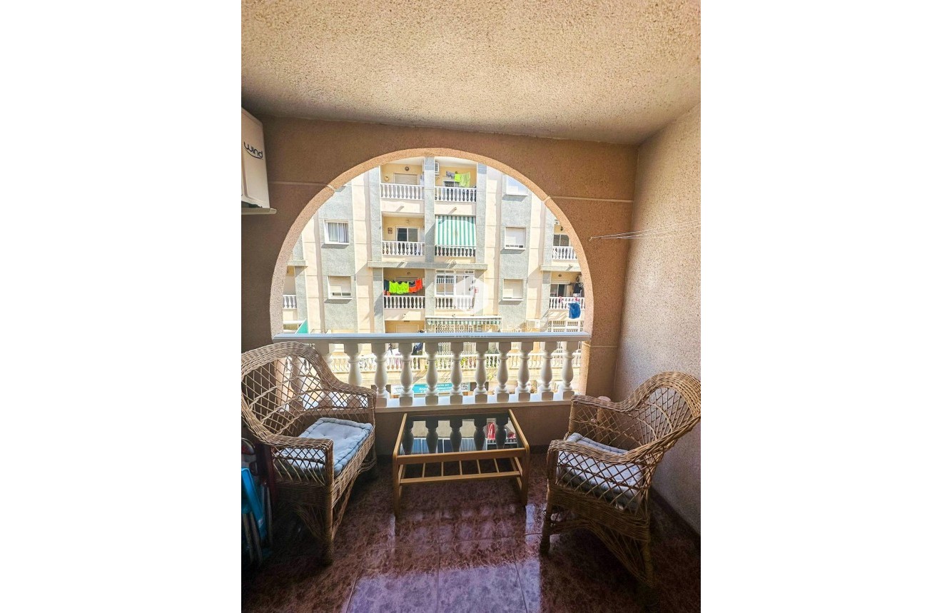 Segunda mano - Apartamento / piso -
Torrevieja - Centro