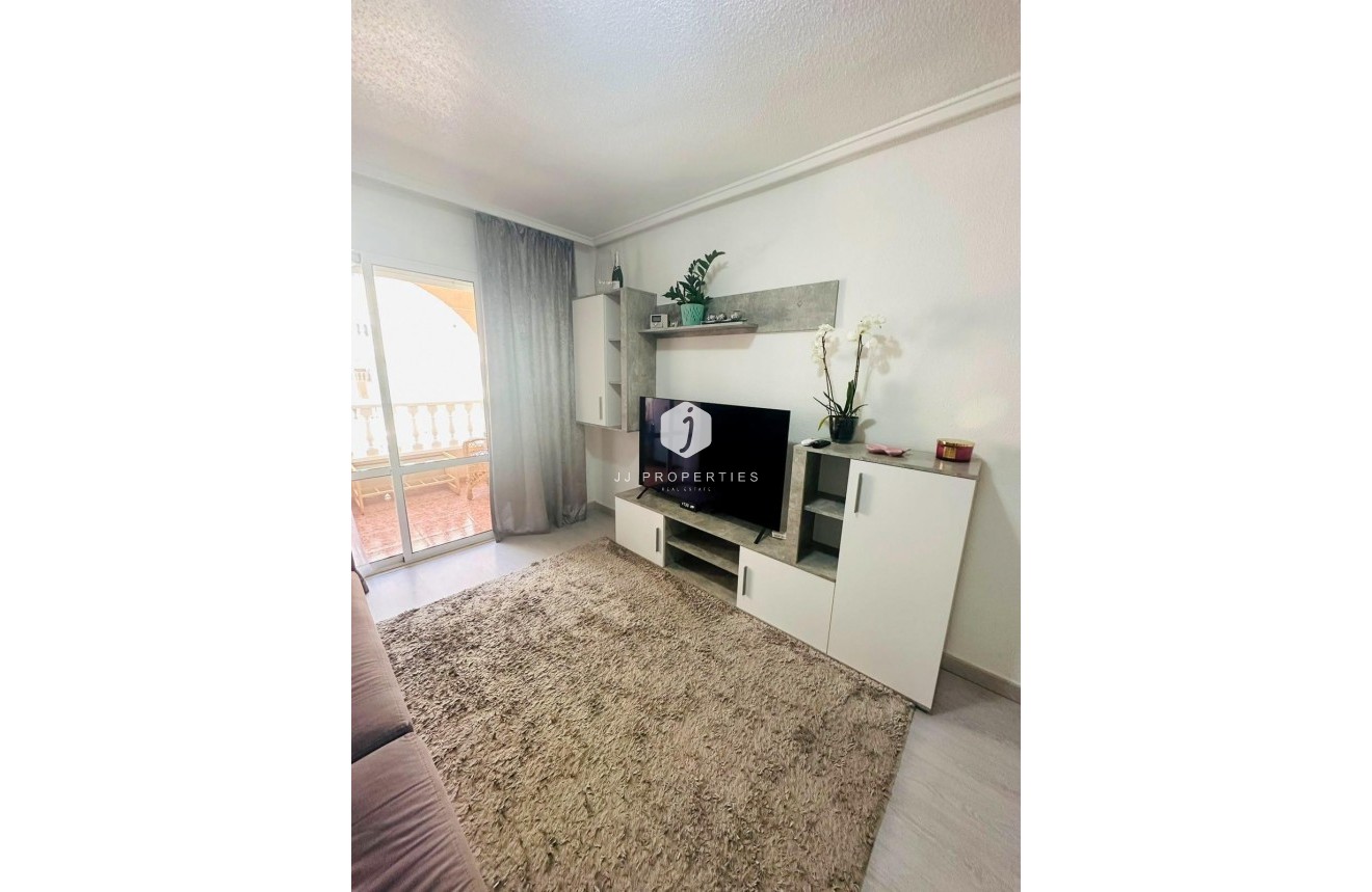 Segunda mano - Apartamento / piso -
Torrevieja - Centro