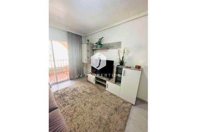 Segunda mano - Apartamento / piso -
Torrevieja - Centro