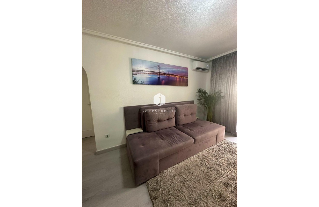 Segunda mano - Apartamento / piso -
Torrevieja - Centro