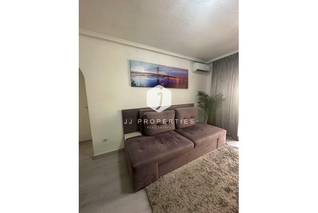 Segunda mano - Apartamento / piso -
Torrevieja - Centro