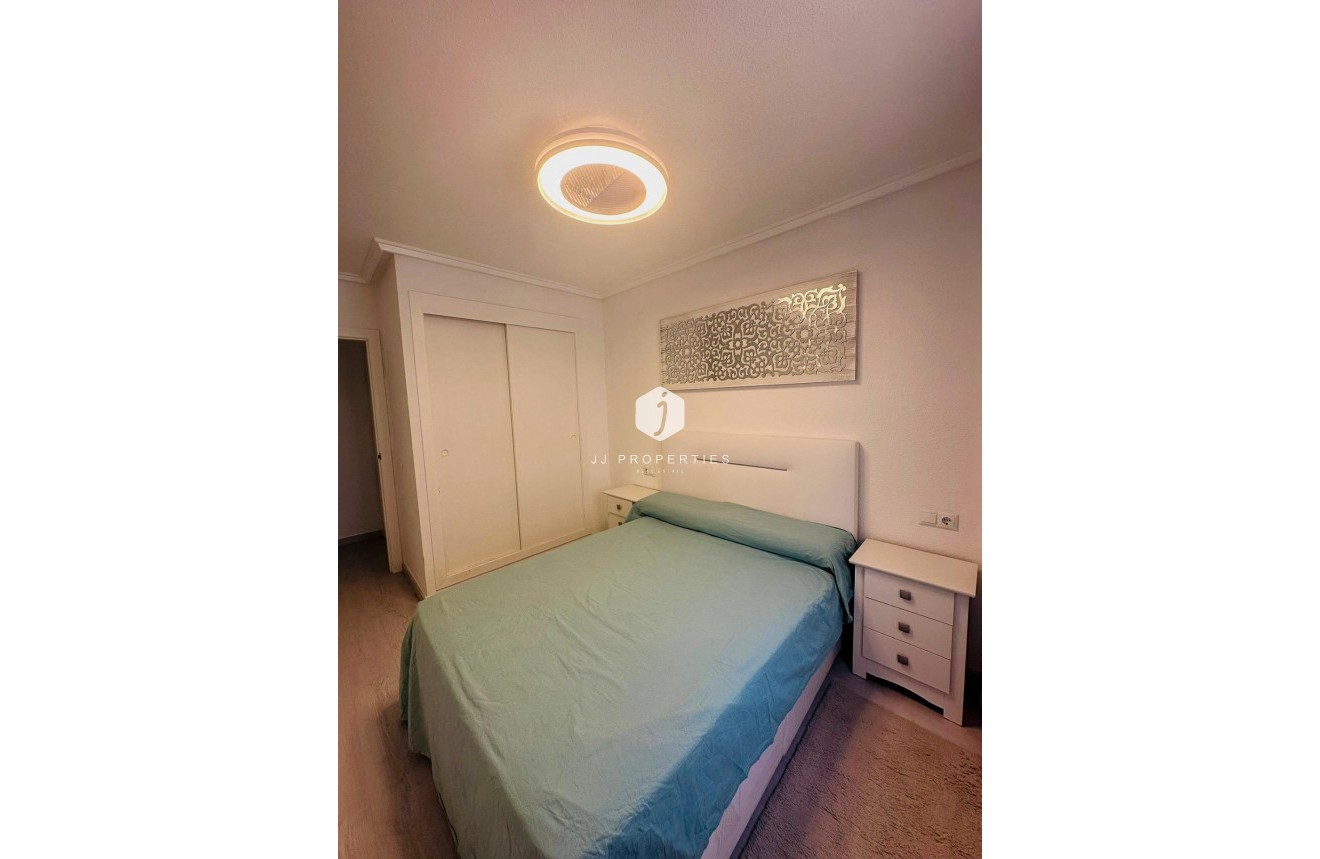 Segunda mano - Apartamento / piso -
Torrevieja - Centro