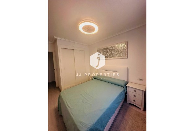 Segunda mano - Apartamento / piso -
Torrevieja - Centro