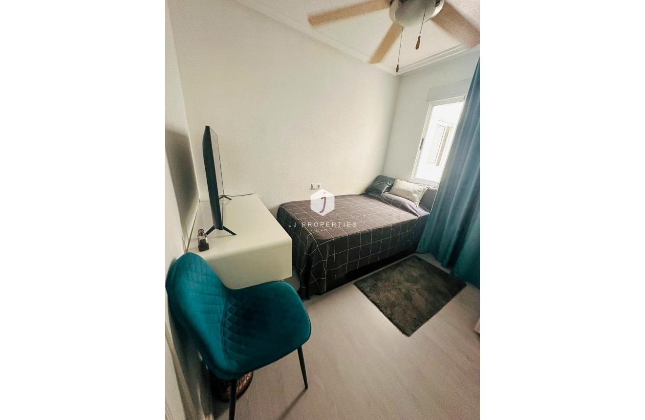 Segunda mano - Apartamento / piso -
Torrevieja - Centro