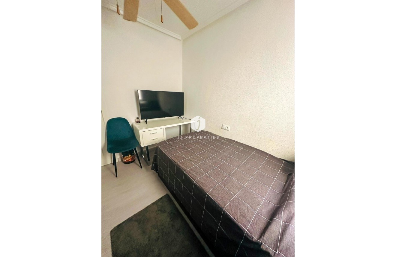 Segunda mano - Apartamento / piso -
Torrevieja - Centro