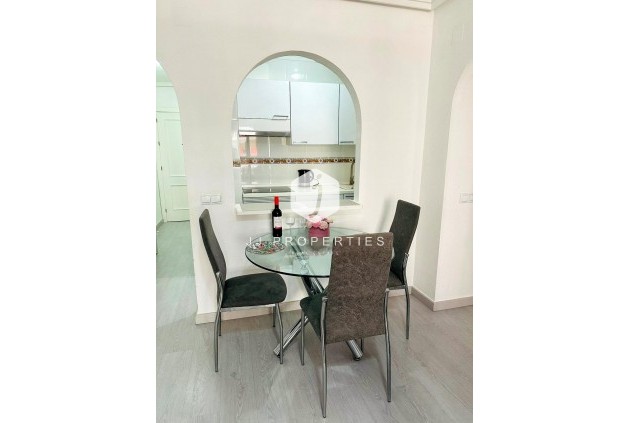 Segunda mano - Apartamento / piso -
Torrevieja - Centro