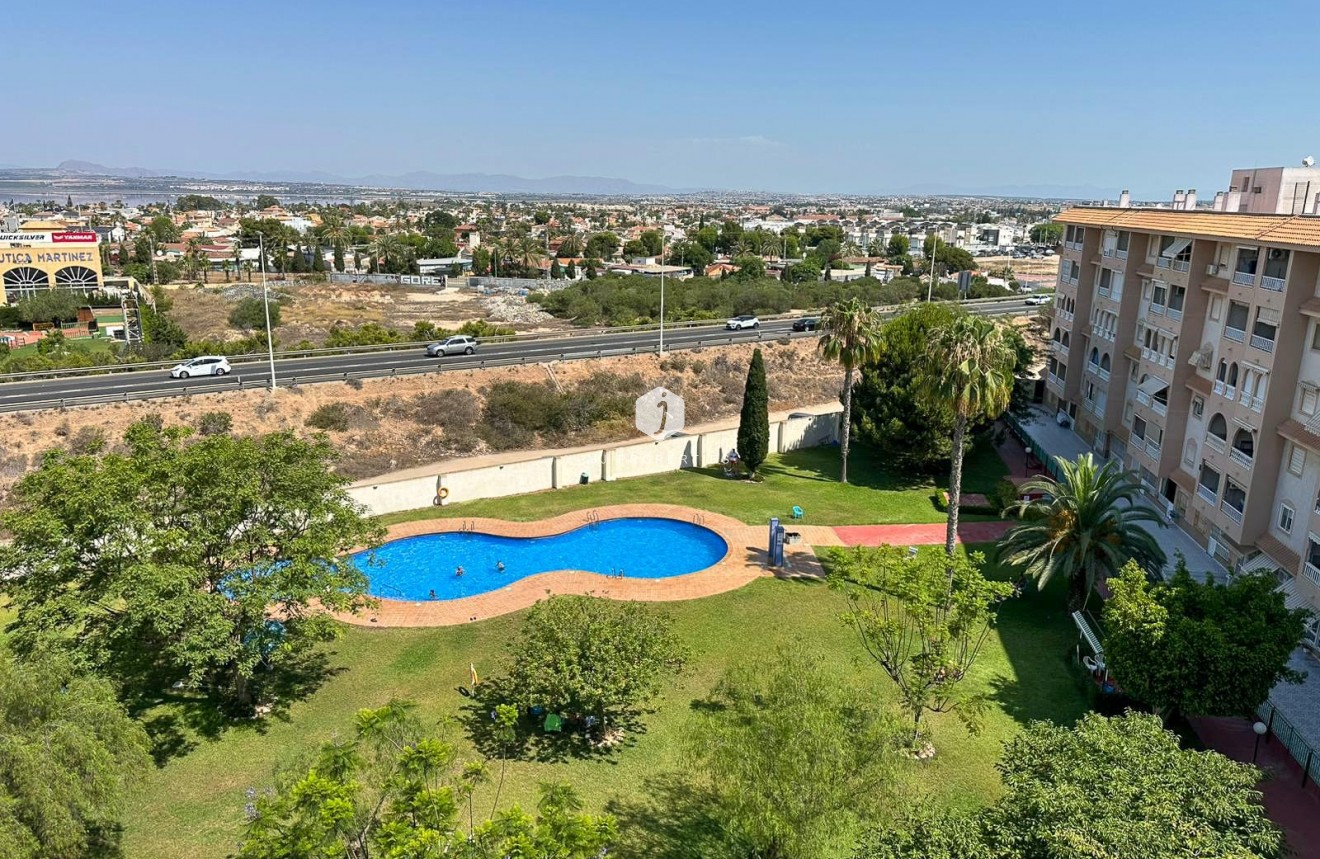 Segunda mano - Apartamento / piso -
Torrevieja - Centro