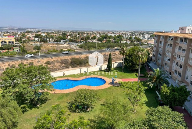 Segunda mano - Apartamento / piso -
Torrevieja - Centro