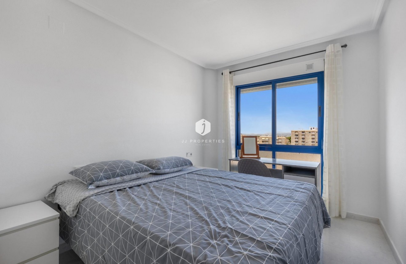 Segunda mano - Apartamento / piso -
Torrevieja - Torreblanca