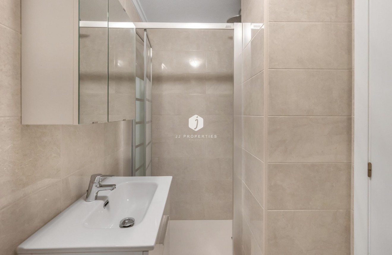 Segunda mano - Apartamento / piso -
Torrevieja - Torreblanca