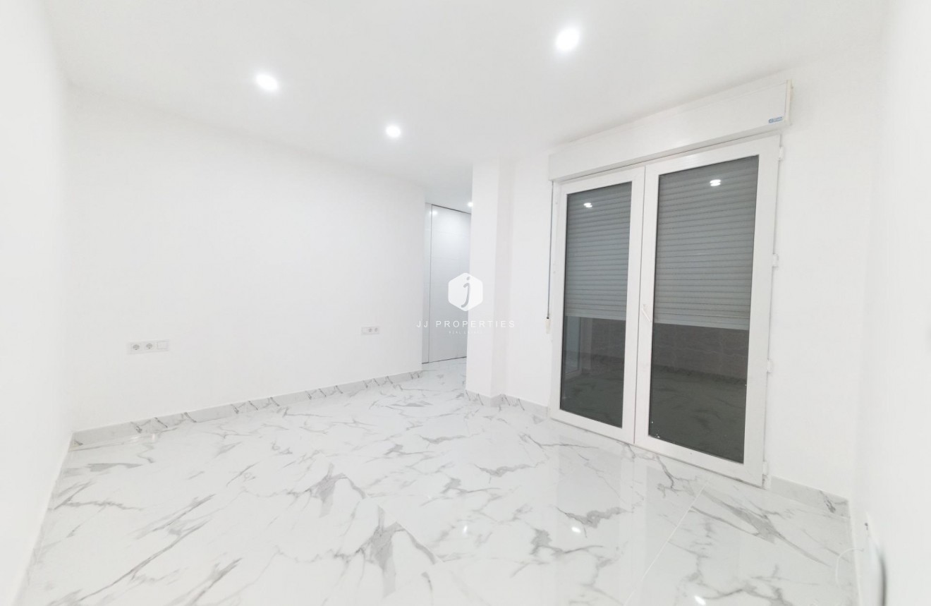 Segunda mano - Apartamento / piso -
Torrevieja - Playa de los Naufragos