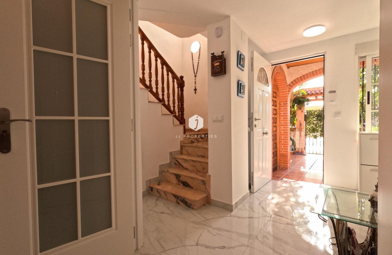 D'occasion - Chalet -
Torrevieja - El Acequión - Los Náufragos