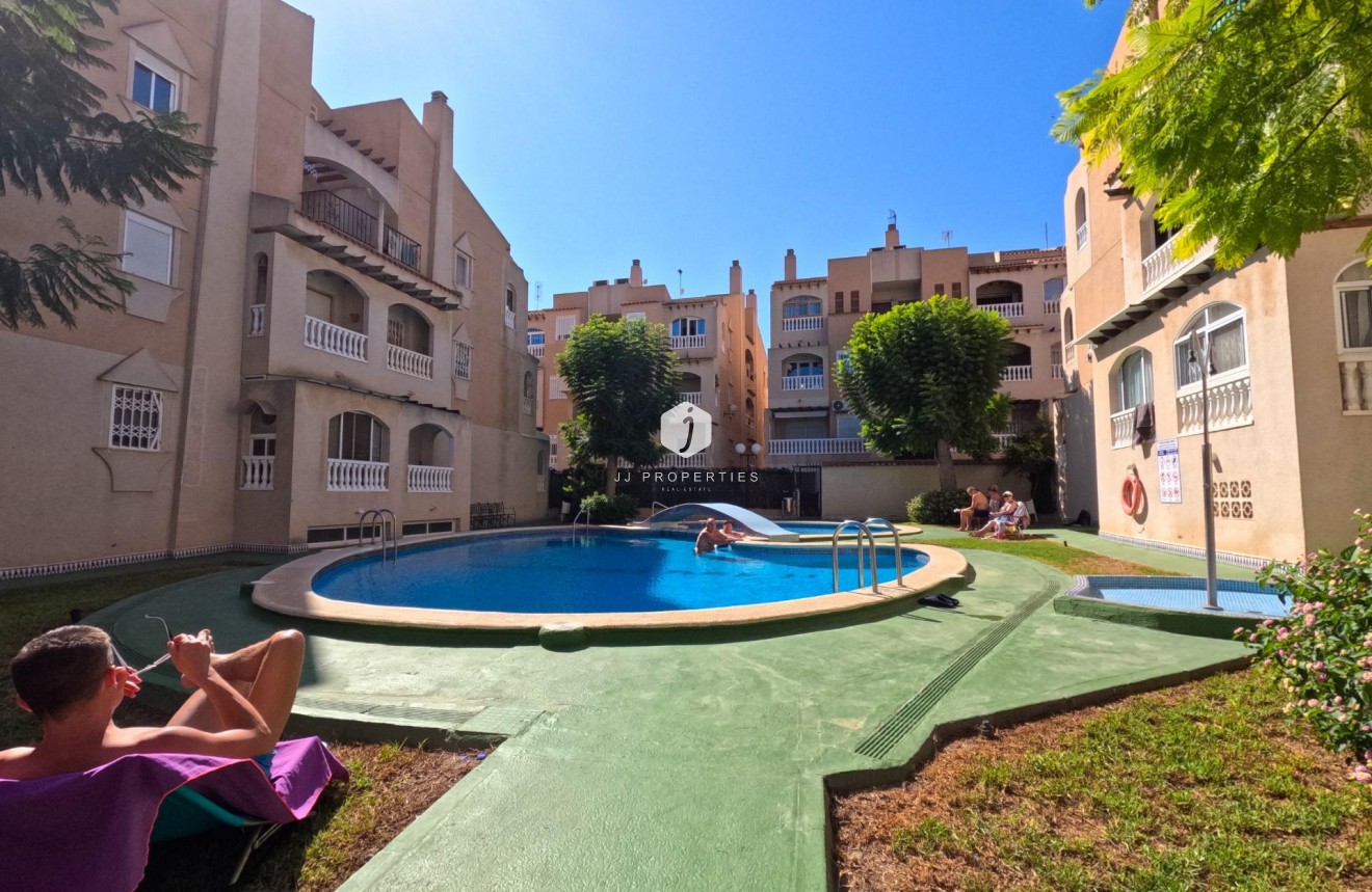 Aus zweiter Hand - Wohnung -
Torrevieja - Playa del Cura