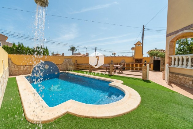 Tweedehands - Chalet -
Orihuela Costa - La Florida