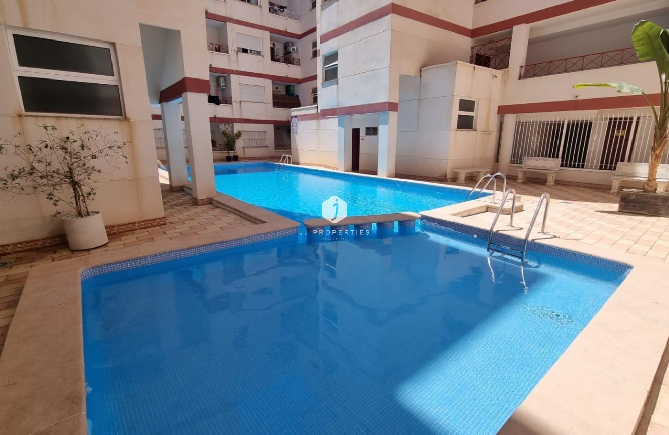 Segunda mano - Apartamento / piso -
Torrevieja - Centro