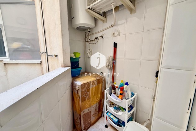 Segunda mano - Apartamento / piso -
Torrevieja - Centro