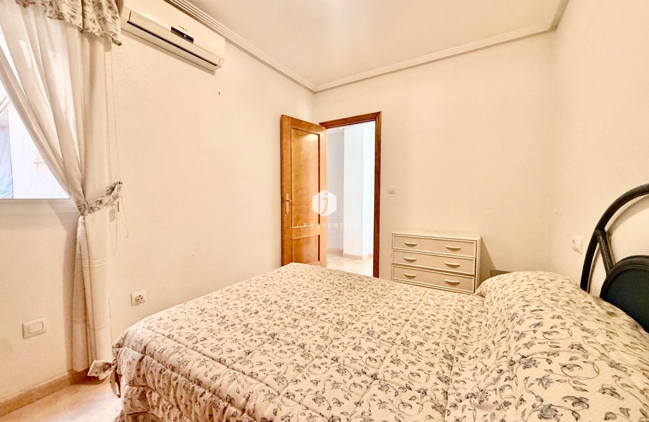 Segunda mano - Apartamento / piso -
Torrevieja - Centro