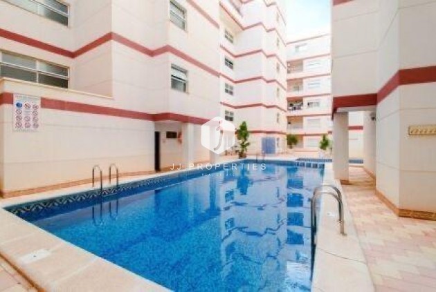 Segunda mano - Apartamento / piso -
Torrevieja - Centro