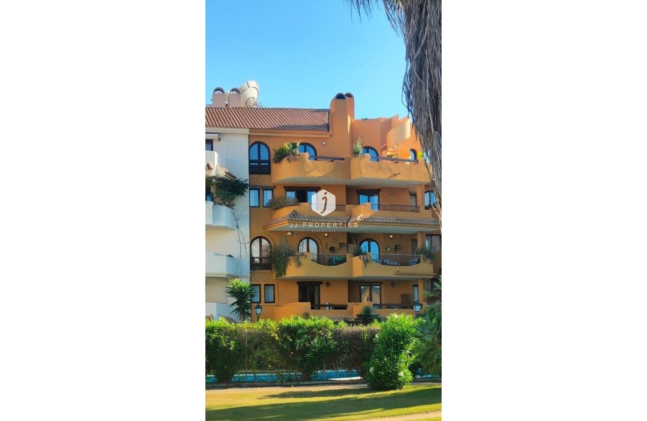 Segunda mano - Apartamento / piso -
Torrevieja - Punta prima