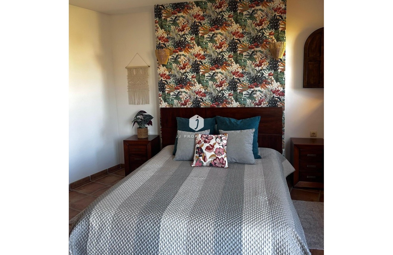 Segunda mano - Apartamento / piso -
Torrevieja - Punta prima