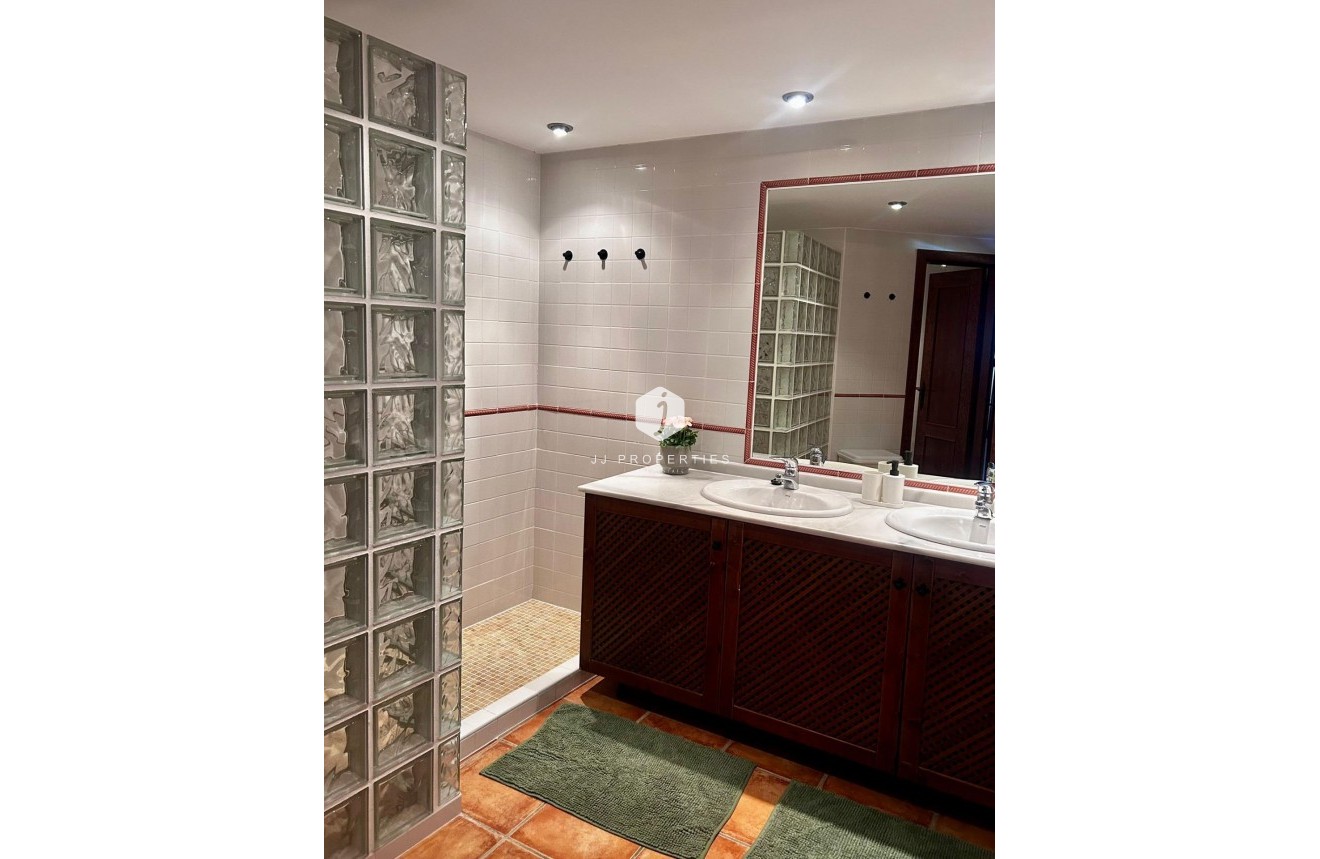 Segunda mano - Apartamento / piso -
Torrevieja - Punta prima