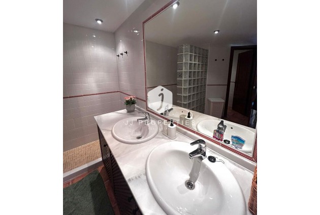 Segunda mano - Apartamento / piso -
Torrevieja - Punta prima