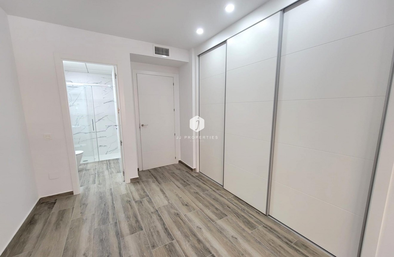 Segunda mano - Apartamento / piso -
Torrevieja - Playa del Cura