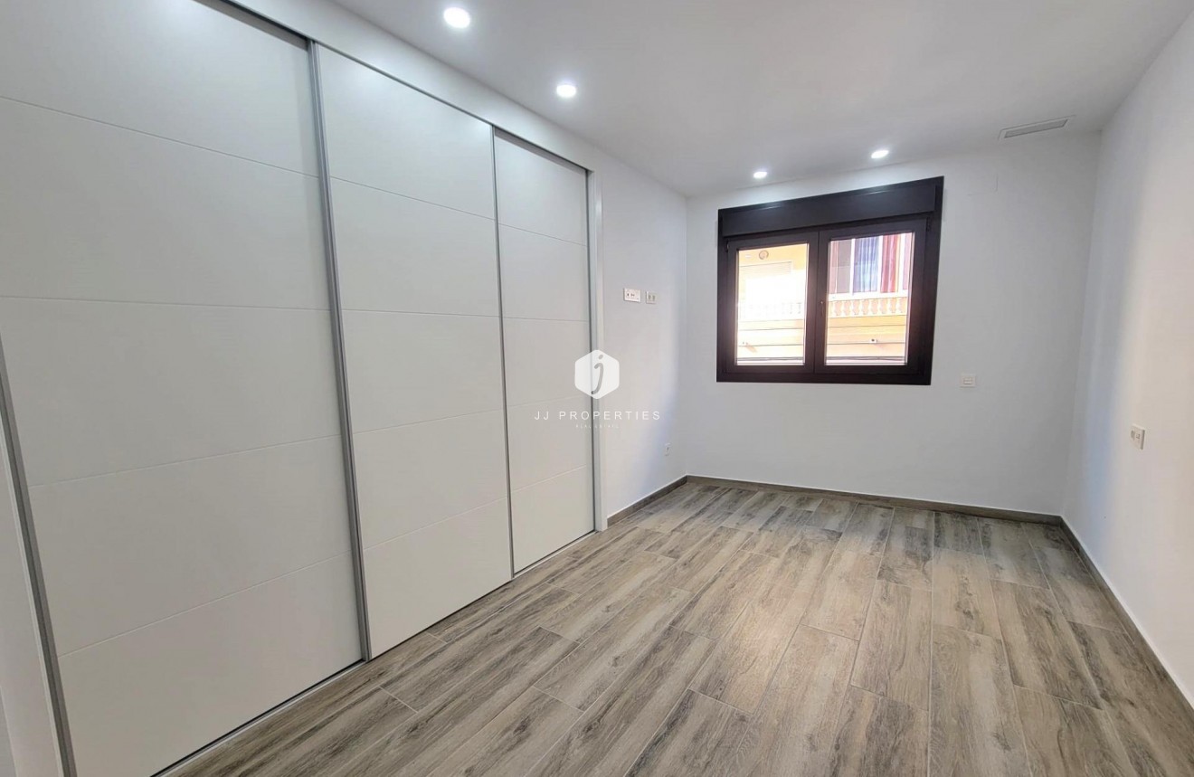 Segunda mano - Apartamento / piso -
Torrevieja - Playa del Cura