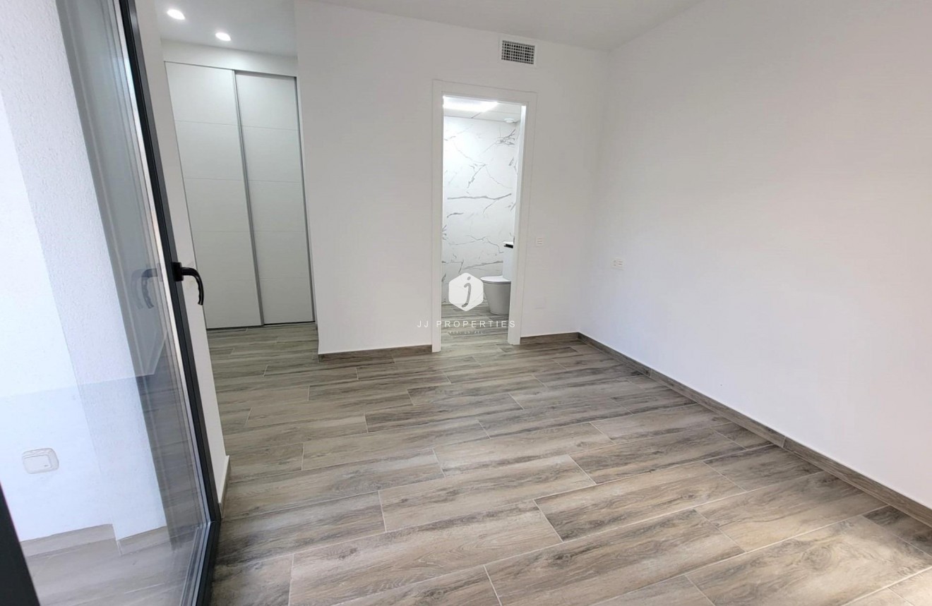 Segunda mano - Apartamento / piso -
Torrevieja - Playa del Cura