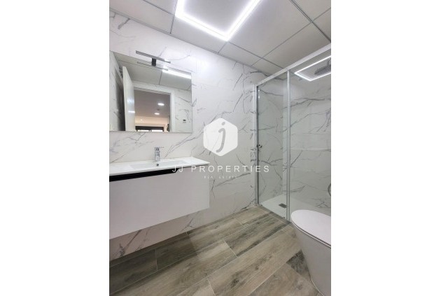 Segunda mano - Apartamento / piso -
Torrevieja - Playa del Cura