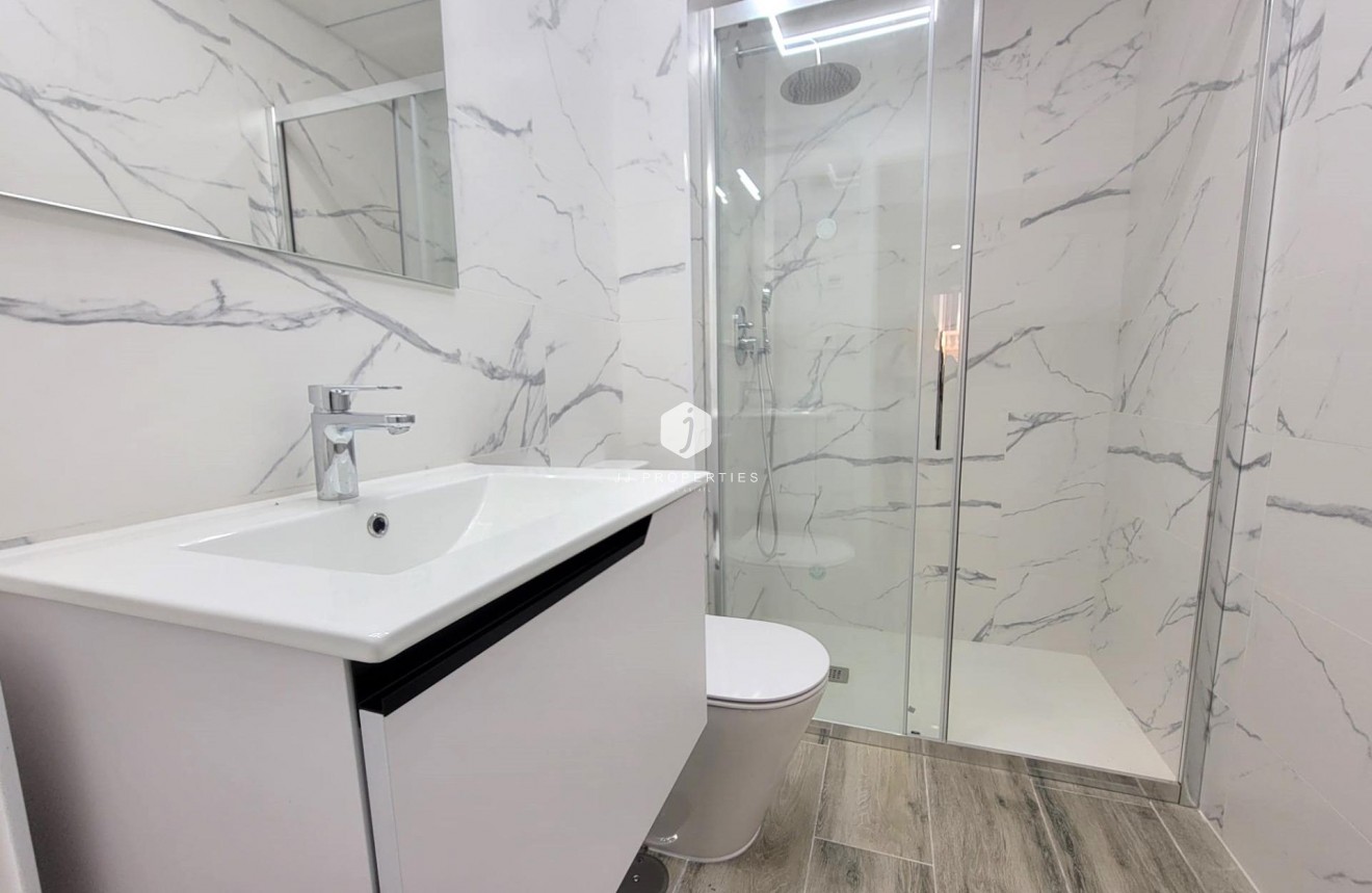 Segunda mano - Apartamento / piso -
Torrevieja - Playa del Cura