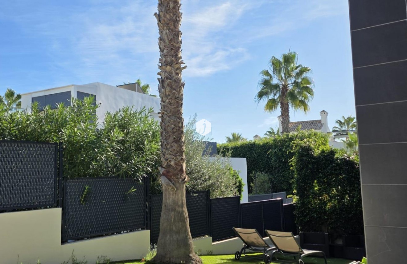 Segunda mano - Villa -
Orihuela Costa - Villamartín