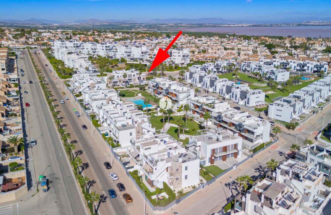 Segunda mano - Bungalow -
Torrevieja - Costa Blanca