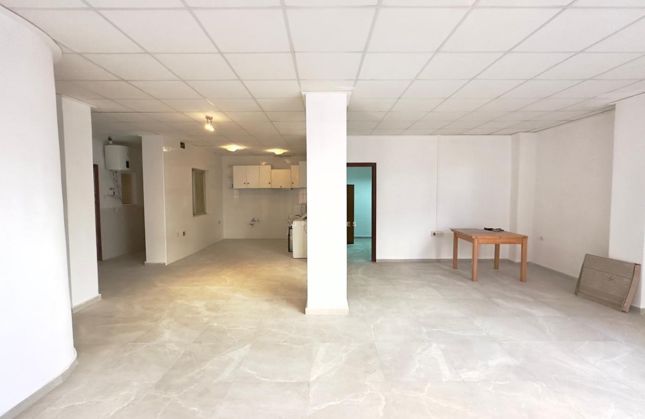 Segunda mano - Apartamento / piso -
Torrevieja - Centro