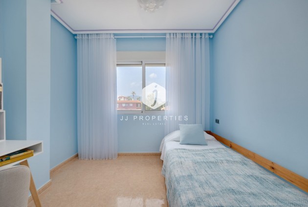 Segunda mano - Apartamento / piso -
Jacarilla - Inland