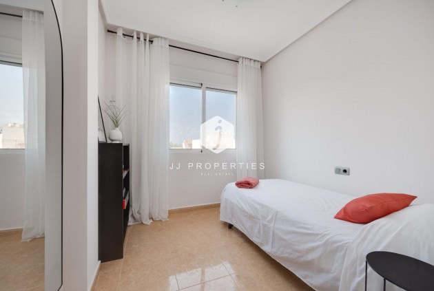 Segunda mano - Apartamento / piso -
Jacarilla - Inland