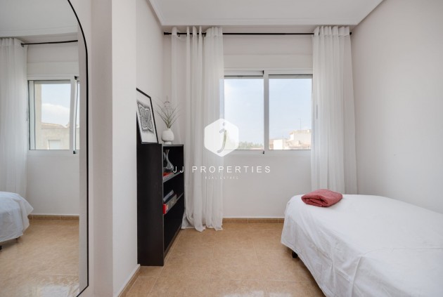 Segunda mano - Apartamento / piso -
Jacarilla - Inland
